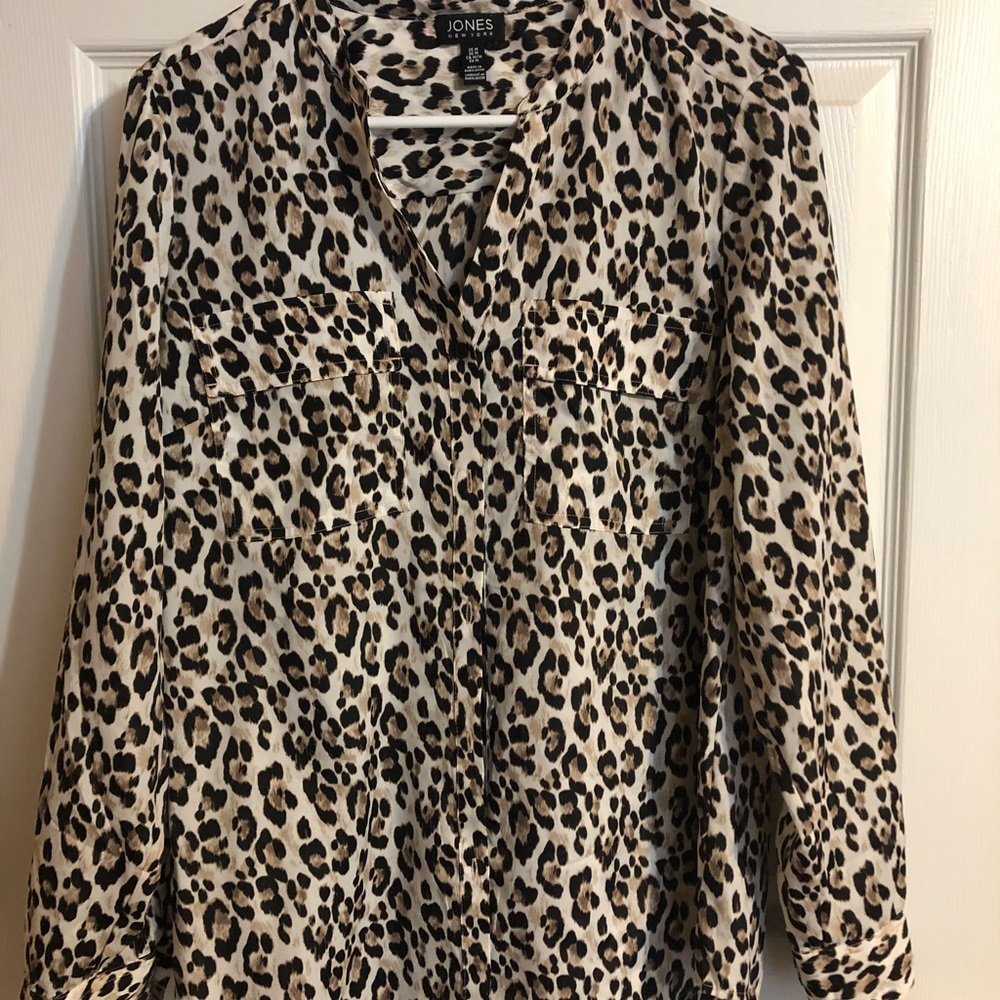 Women’s blouse tops